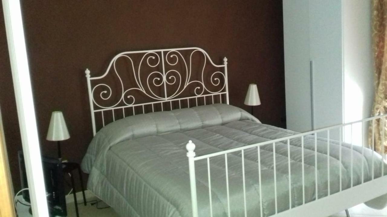 Casa Family & Friends Bed and Breakfast Salerno Buitenkant foto