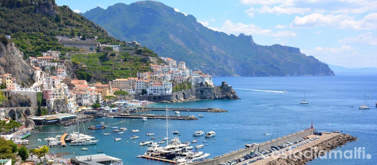 Casa Family & Friends Bed and Breakfast Salerno Buitenkant foto